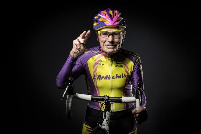 Robert Marchand, le cycliste centenaire collectionneur de records, est mort  à 109 ans